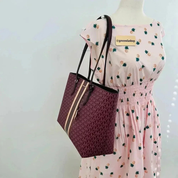 Michael Kors Sheila Large Signature Logo and Metallic Tote Bag - Picture 10 of 10